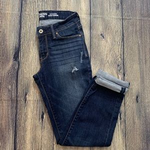 Levi’s Denizen Modern Slim Cuffed Jeans distressed